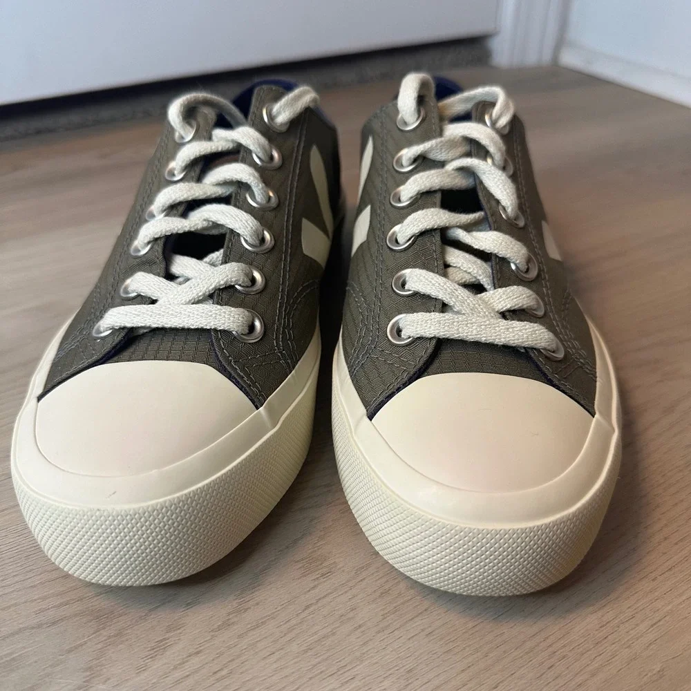 Veja Nova Canvas Low Top Sneakers Olive Green Khaki Mens 7 W 8.5 EUR 38